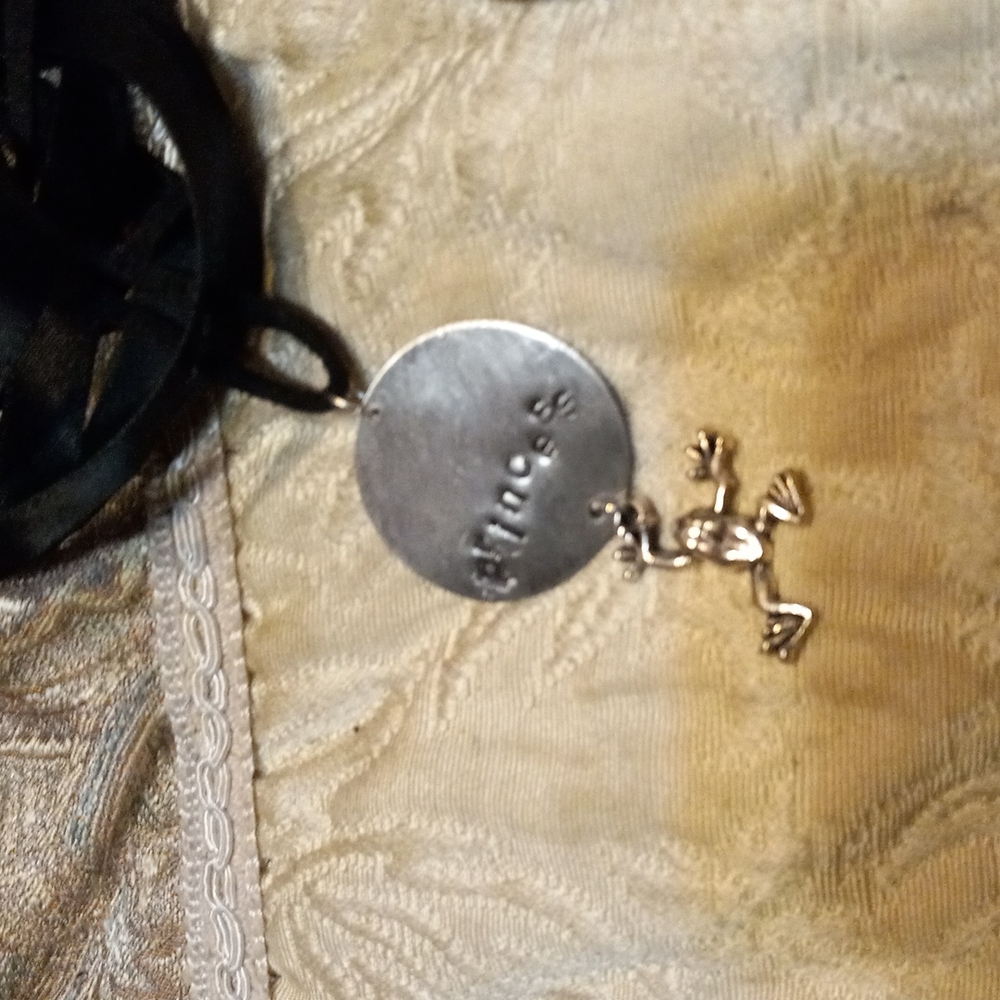 D-32 jewelry lot - Picture 4 of 6